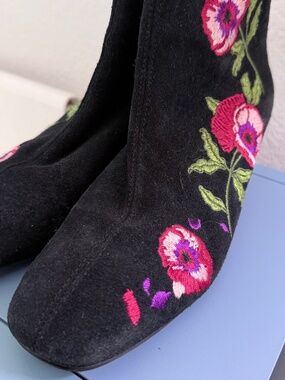 RENVY Floral Embroidered Suede Ankle Boots | Size 37 (US 6.5–7) | Chunky Heel